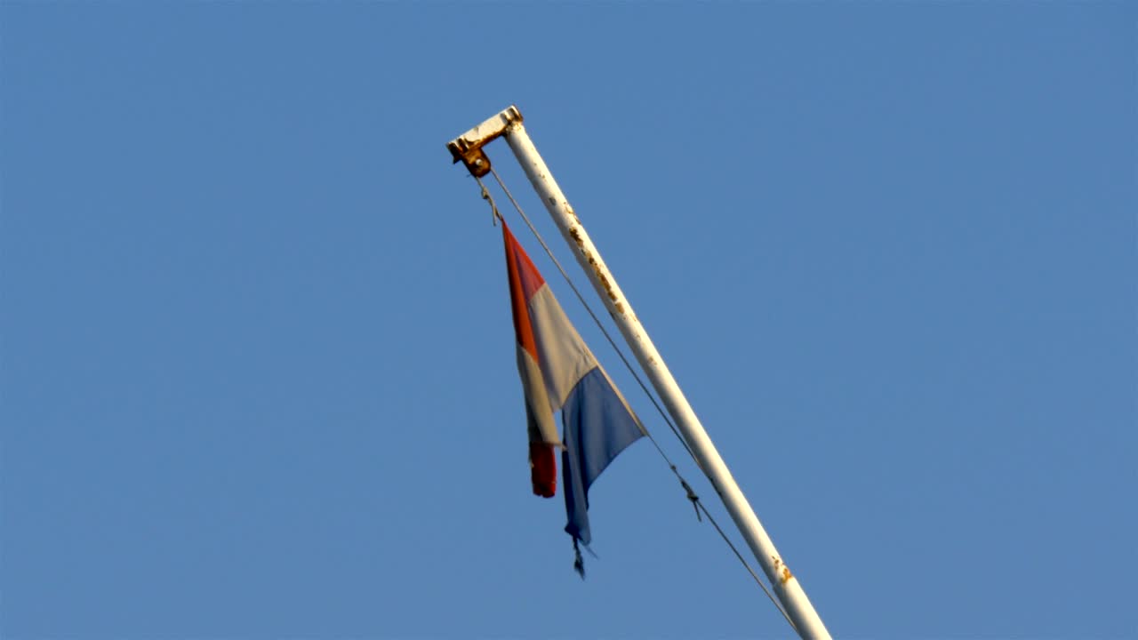 기둥에 은 잔해 발. gh4 4k