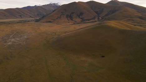 Paisaje-Montañoso-épico-En-Los-Alpes-Del-Sur-De-Nueva-Zelanda