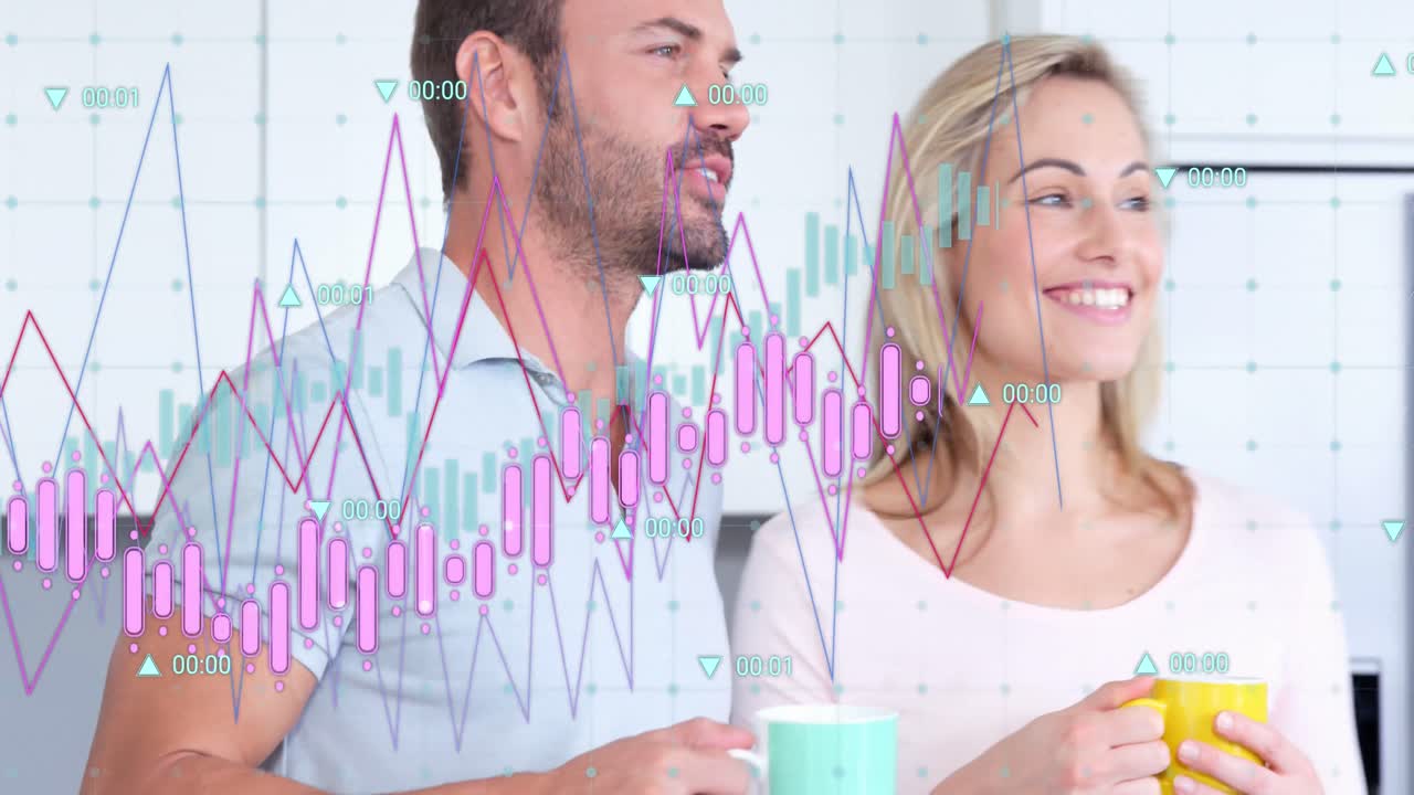 animación del procesamiento de datos financieros sobre una pareja caucásica bebiendo café