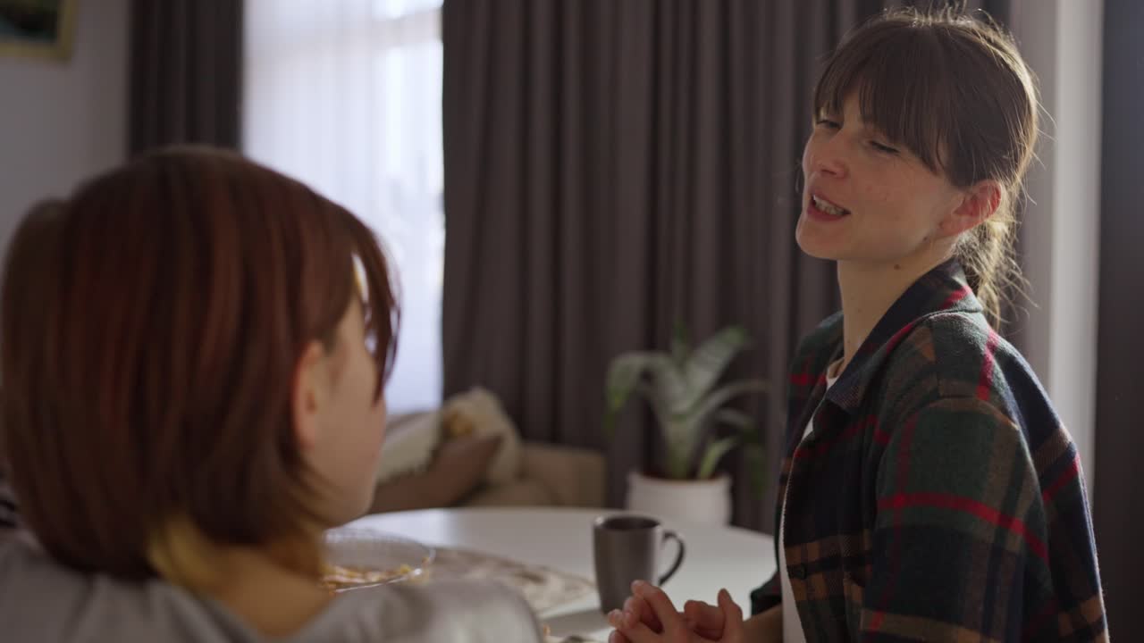 집에서 가족 아침 식사