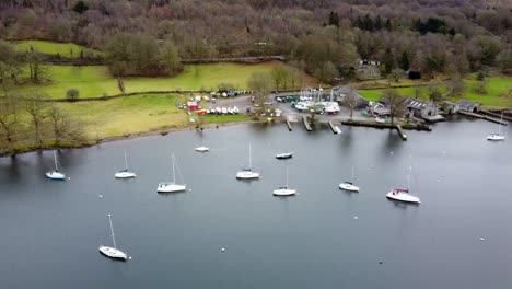 Fell-Foot-on-Lake-shore-park-with-stunning-mountain-views