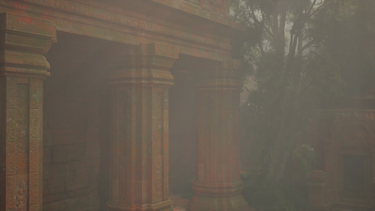 misteriosas ruinas antiguas en una selva de niebla