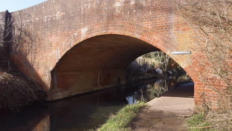 a bridge over the basingstoke canal