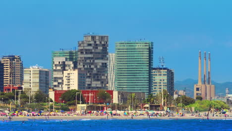 Playa-De-Barcelona.-Timelapse-De-La-Vista-De-La-Playa-De-La-Ciudad-De-Barcelona.-Resort-En-España