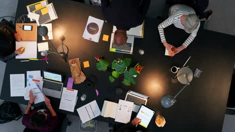 Nachtgeschäftszeitraffer,-Büroteamplanung