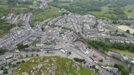 Frentes-De-Festiniog-Gwynedd,-Pequeña-Ciudad-En-Gales-Imágenes-Aéreas-4k