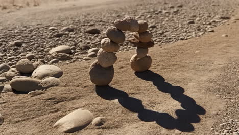 rock balancing arch