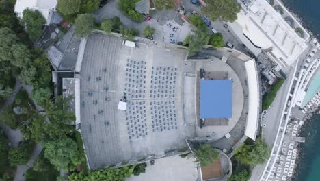 Draufsicht-Auf-Das-Open-Air-Sommertheater-In-Opatija,-Kroatien