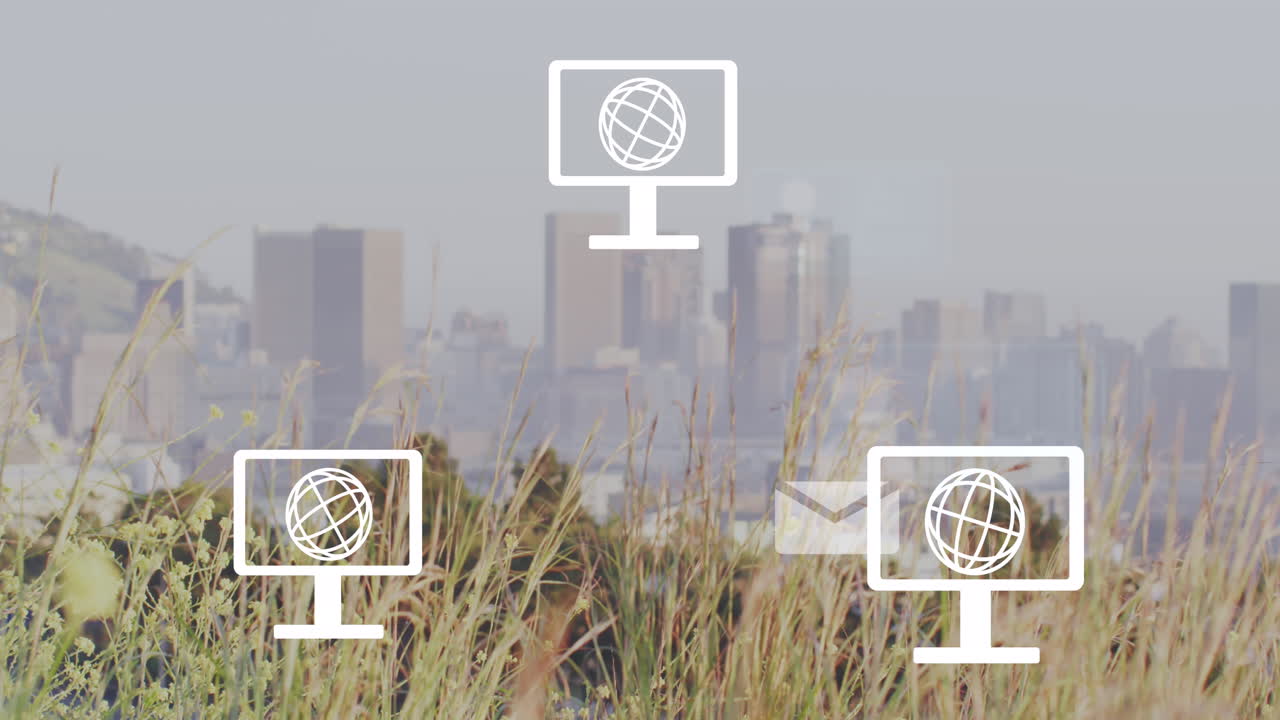 도시 풍경 위에 글로브와 봉투를 가진 화면 아이콘 네트워크의 애니메이션