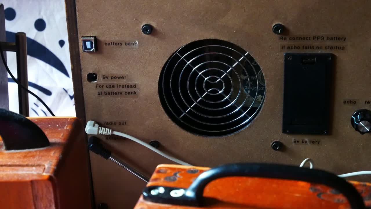 영혼과 유령 상자 수집 전자 통신 장비 뒷 패널 패닝  ⁇