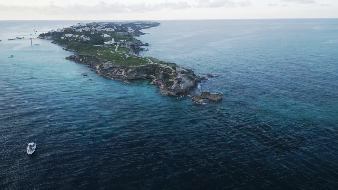 멕시코의 카리브 해에 있는 멕시코 섬 isla mujeres의 공중 사진