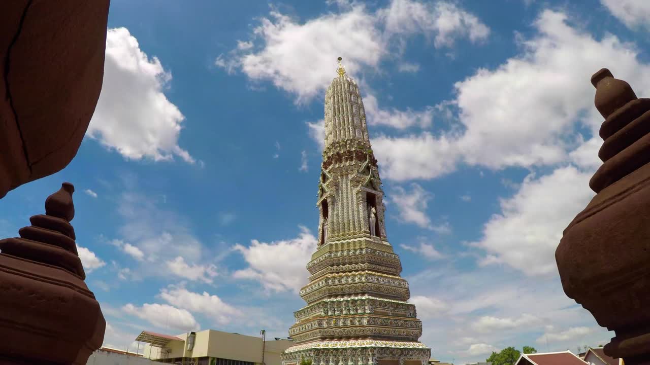 Time Lapse: Tempio buddista thailandese Wat Arun, Bangkok