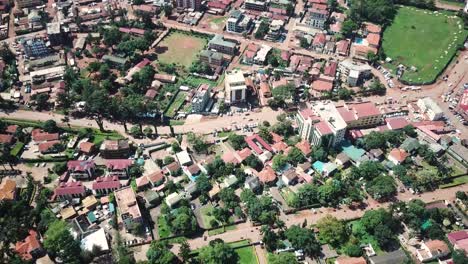 Vista-Aérea-Del-Suburbio-De-Bugolobi-En-Kampala,-La-Capital-De-Uganda