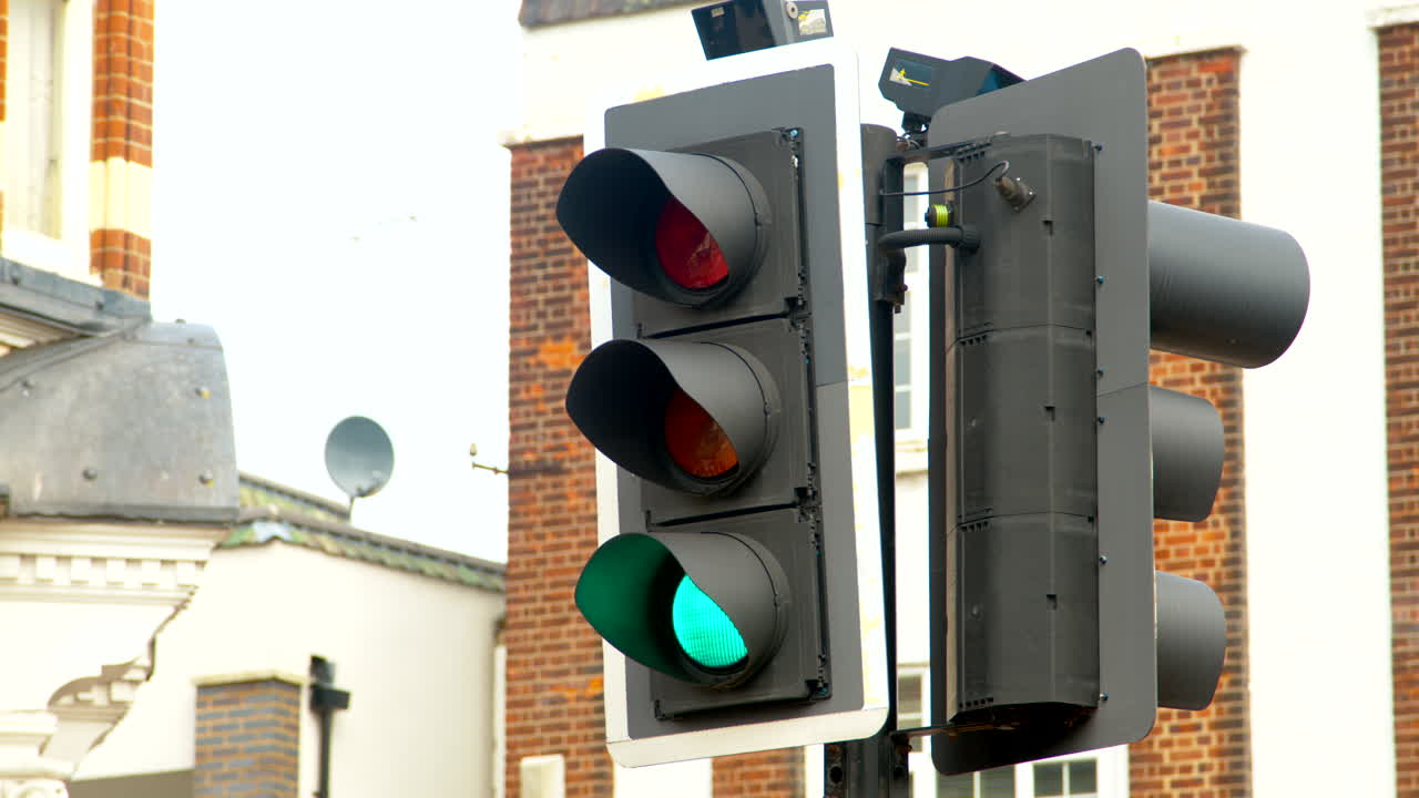 Close up of traffic lights changing