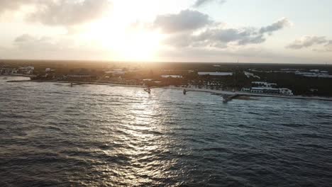 El-Mar-Caribe-De-Vidanta-Riviera-Maya-Durante-La-Puesta-De-Sol,-Península-De-Yucatán,-Quintana-Roo,-México