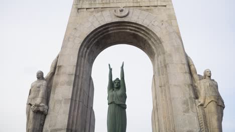 monument to the heroes of the orient and of the far lands