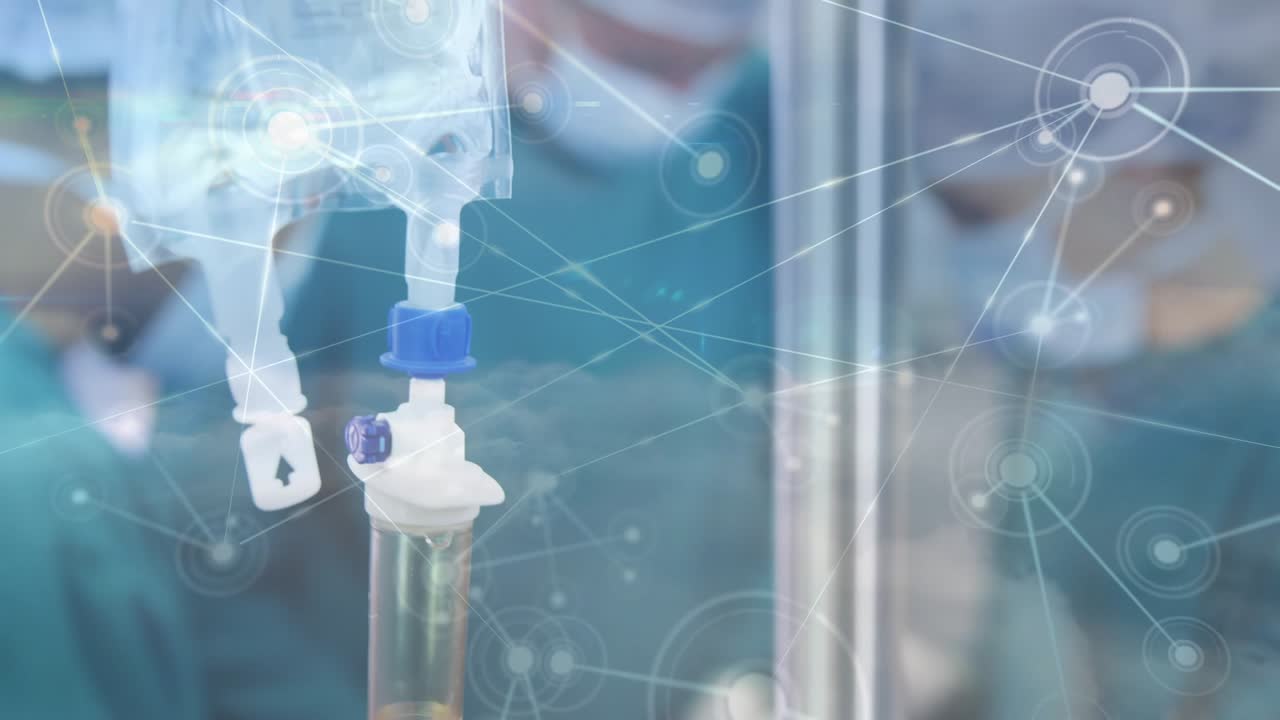 Animazione di una rete di connessioni su due chirurghi caucasici in sala operatoria