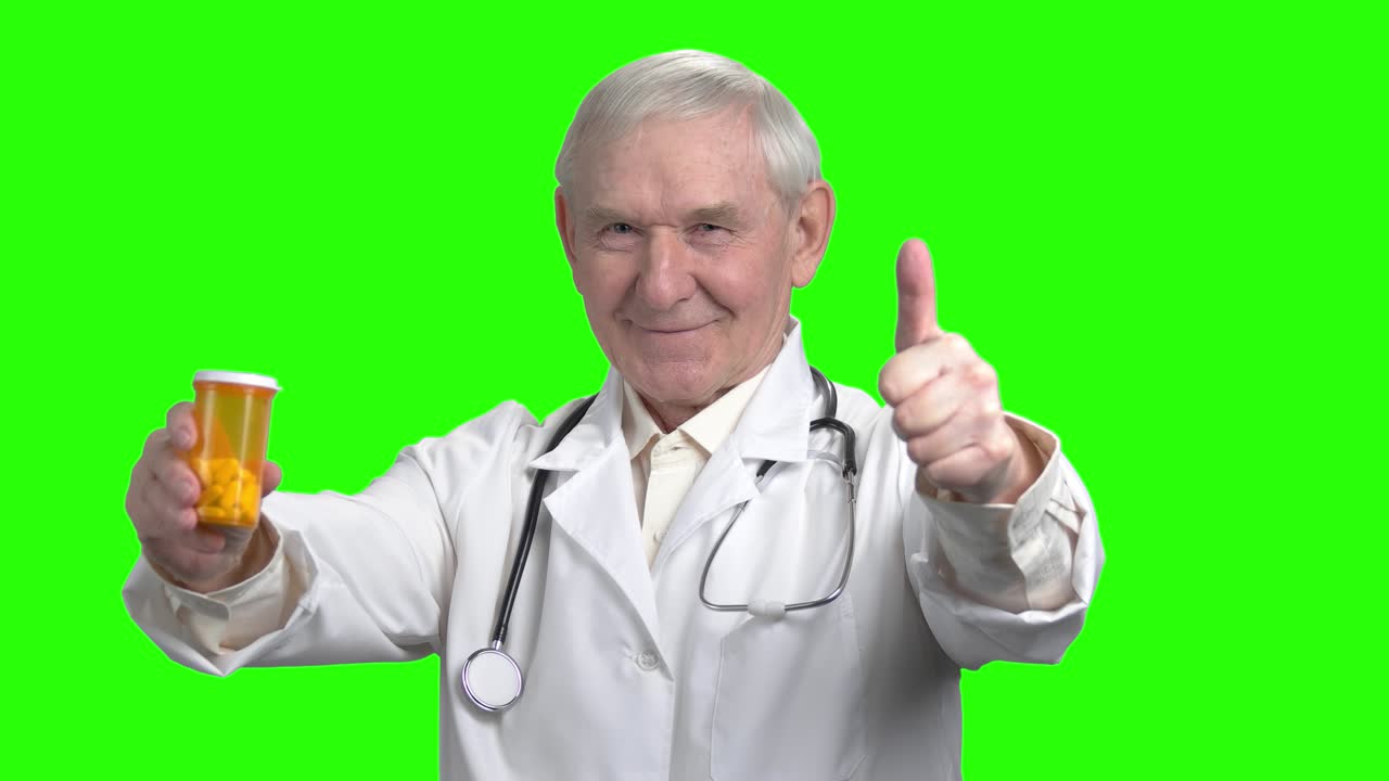 약통을 가리키고 있습니다.