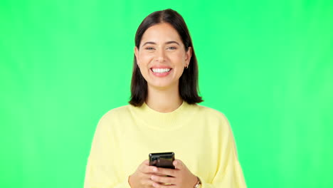 Sonrisa,-Mujer-Y-Teléfono-Inteligente-En-Pantalla-Verde