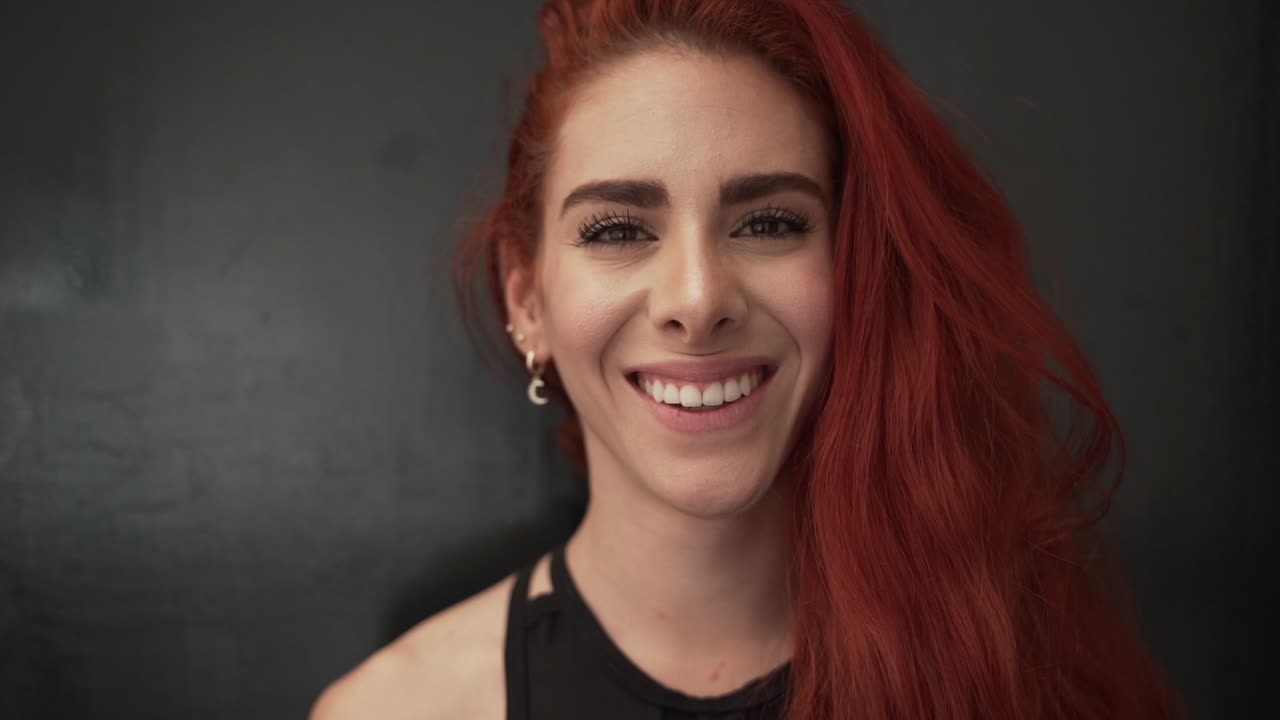 붉은 머리를 가진 여자