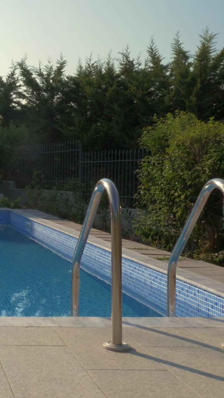 Swimmingpool med Stige