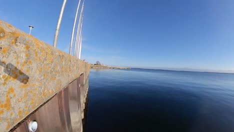 Gimbal-Caminar-Por-El-Agua---Día-Soleado