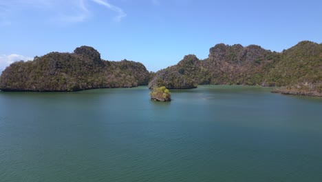 Isla-En-La-Playa-De-Arena-Malysia-Langkawi