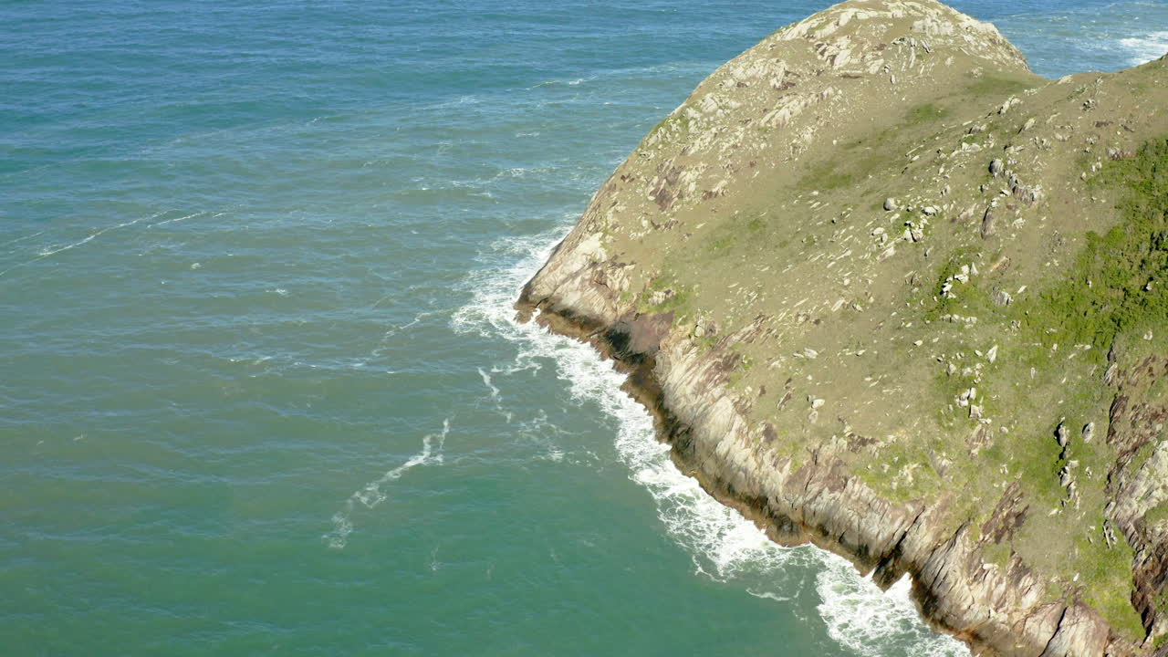 побережье морро-да-короа на пляже лагуинья-ду-эсте, флорианополис, санта-катарина, бразилия