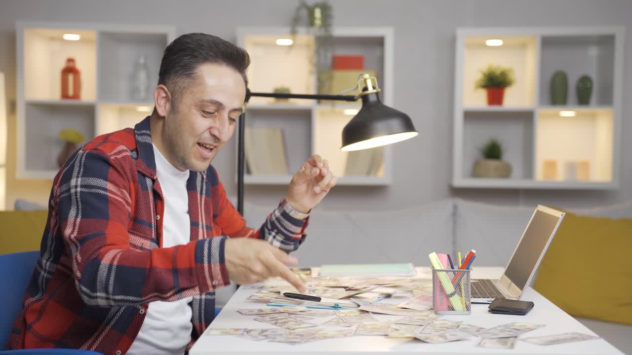 hombre rico y arrogante.