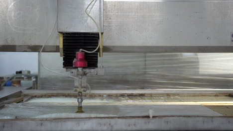 Working-process-of-cutting-parts-by-water-jet-cutting-machine-in-the-workshop