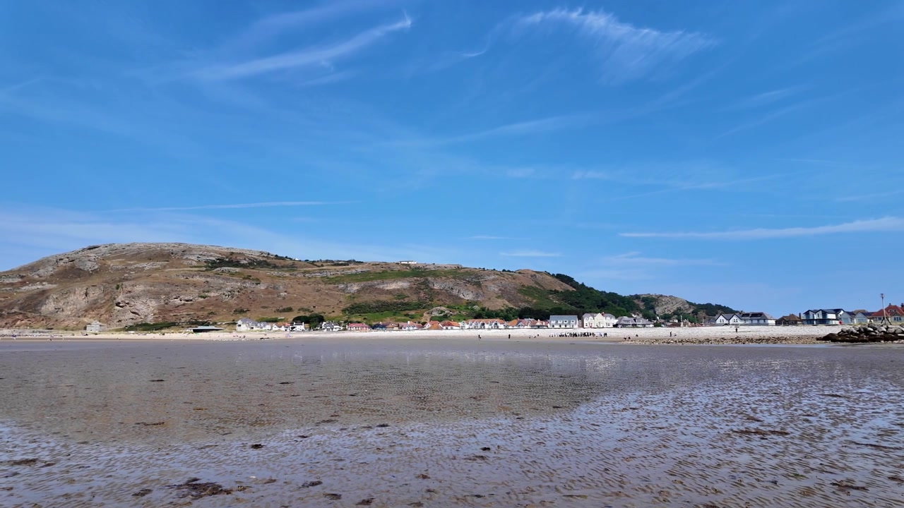 Praia West Shore em Llandudno, País de Gales, maré baixa, Mar da Irlanda, Reino Unido, verão