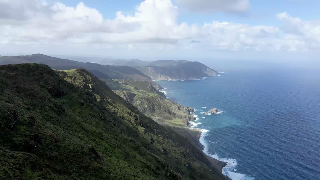 Splendida vista aerea del litorale settentrionale della Galizia.