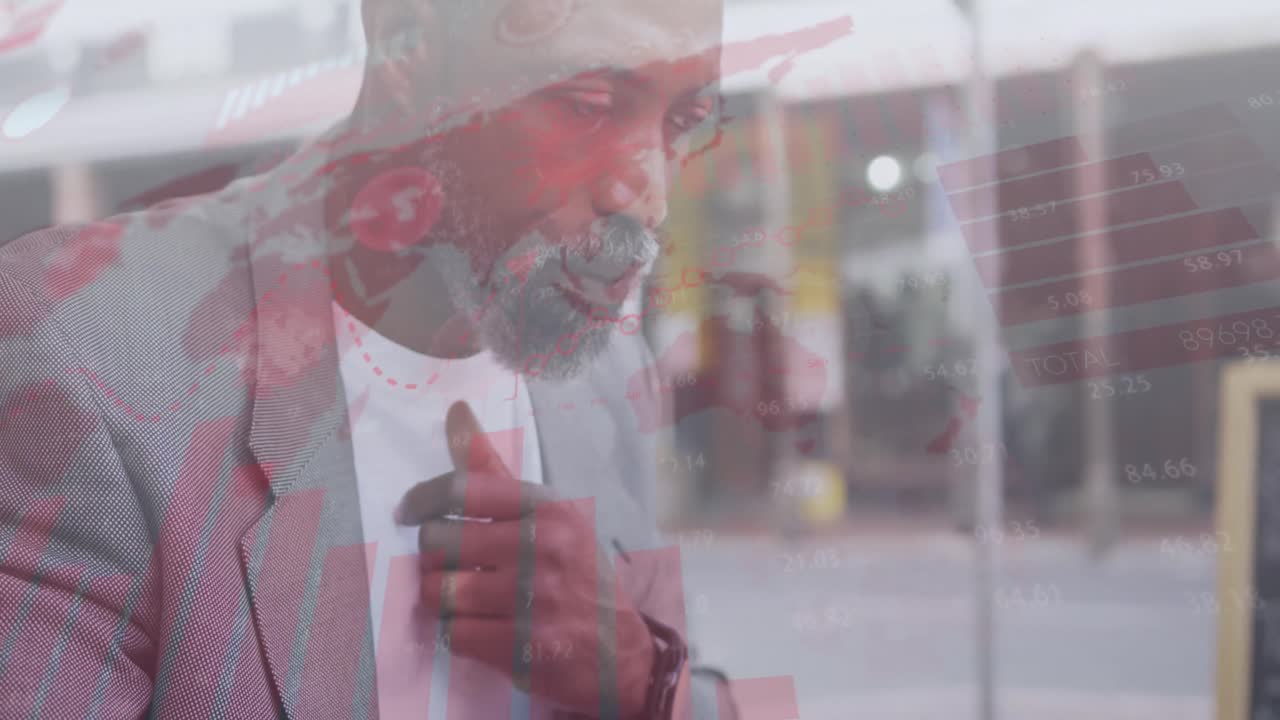 코로나 19 세포의 애니메이션과 커피를 마시는 아프리카계 미국인 남성의 세계 지도