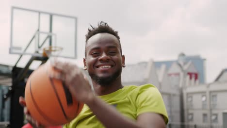 Basketball-player-holding-basketball-4k