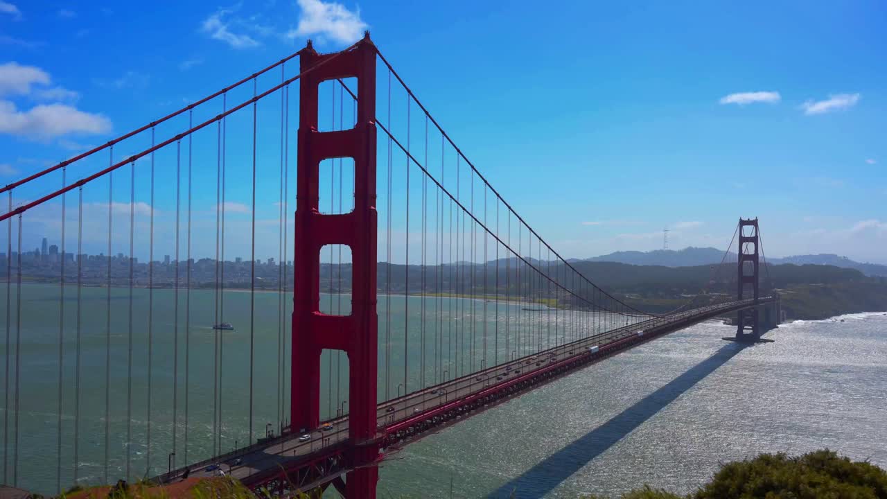 Golden Gate Bridge daytime timelapse over San Francisco Bay