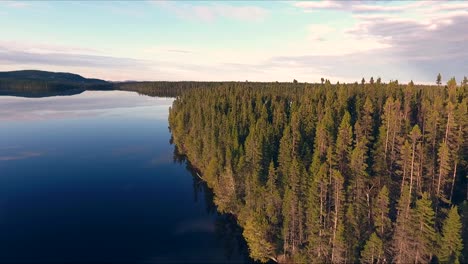 A-very-calm-lake-with-no-wave