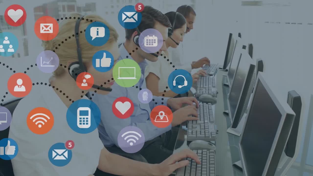 animación de iconos tecnológicos y conexiones entre diversos trabajadores de los centros de llamadas