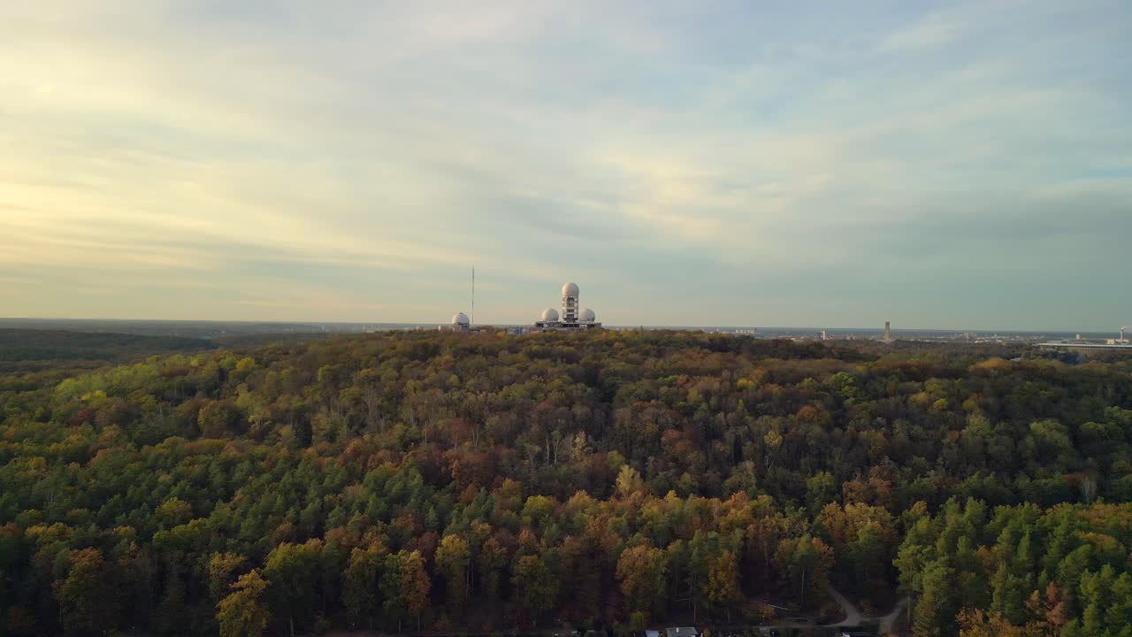 해질녘 하늘에 베일 구름