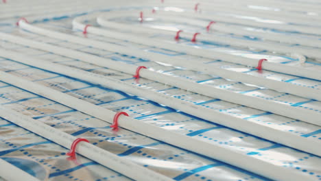 tuberías para agua caliente en un sistema de calentamiento de agua piso caliente