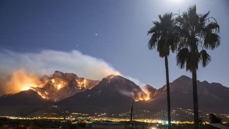 Timelapse-Nocturno-Del-Fuego-De-Bighorn,-Al-Norte-De-Tucson,-Arizona