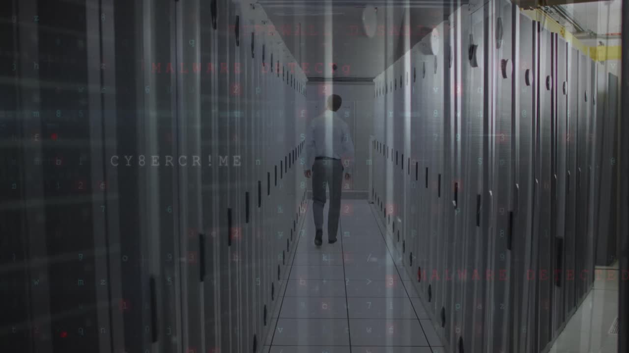 서버 에서 걸어다니는 남성 엔지니어에 대한 사이버 보안 데이터 처리의 애니메이션