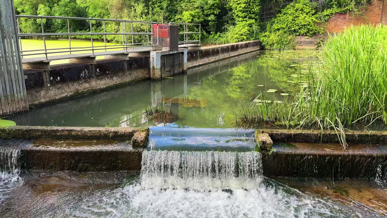 sistema de filtración de agua de la presa instalación de almacenamiento de ecosistemas naturales mini cascada