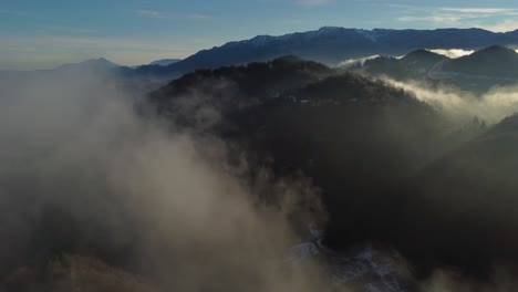 Traditional-village-Fundata-in-the-Romanian-mountains,-showcasing-rural-lifestyle-and-natural-beauty