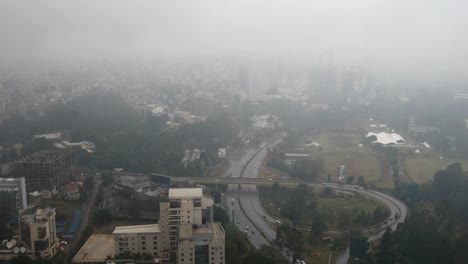 Un-Lapso-De-Tiempo-De-Una-Mañana-Brumosa-En-Nairobi