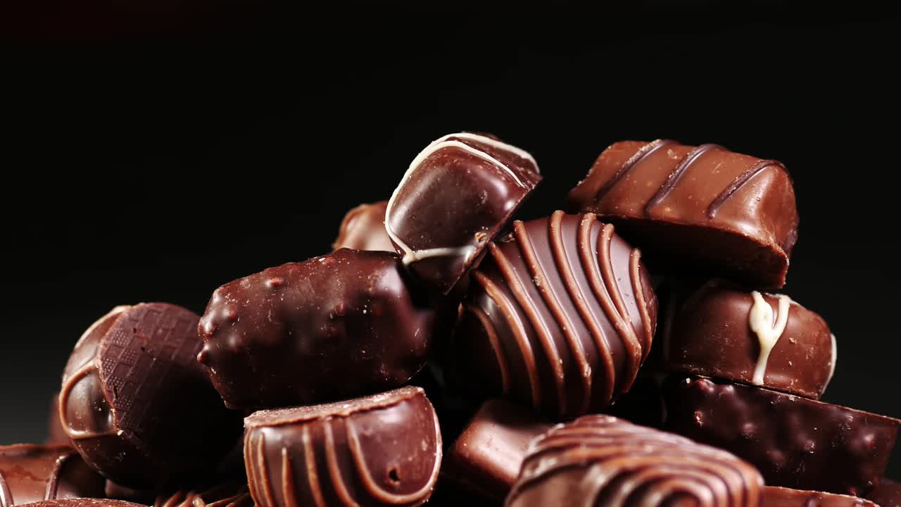 맛있는 다크 초콜릿 트러플 한 어리