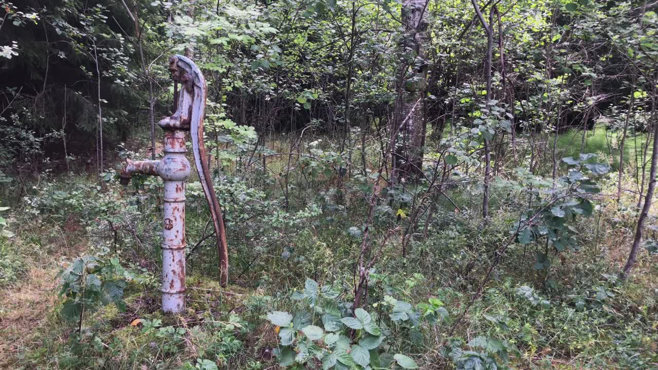 Un vecchio pozzo nella campagna di Karlskrona