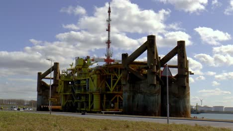 Energieplattform-Zur-Reparatur-Im-Hafen-Von-Rotterdam