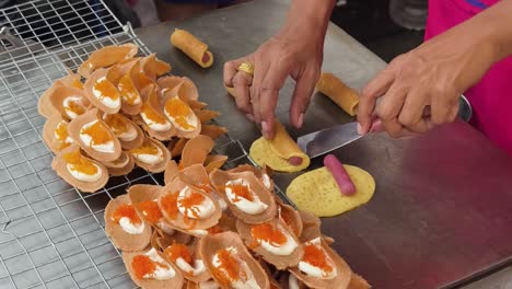 making thai crispy rotis with fillings