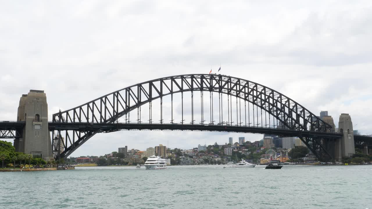 Sydney Harbour Bridge, uno dei punti di riferimento di Sydney, Australia.