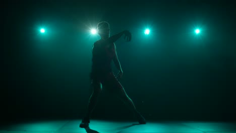jugador de baloncesto en acción